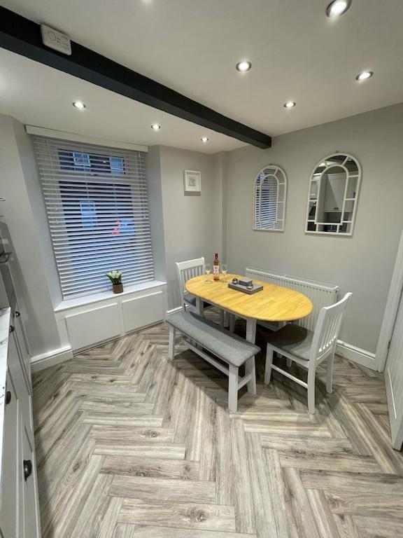 Quirky Cottage In The Centre Of Penrith With A Hot Tub Exterior photo
